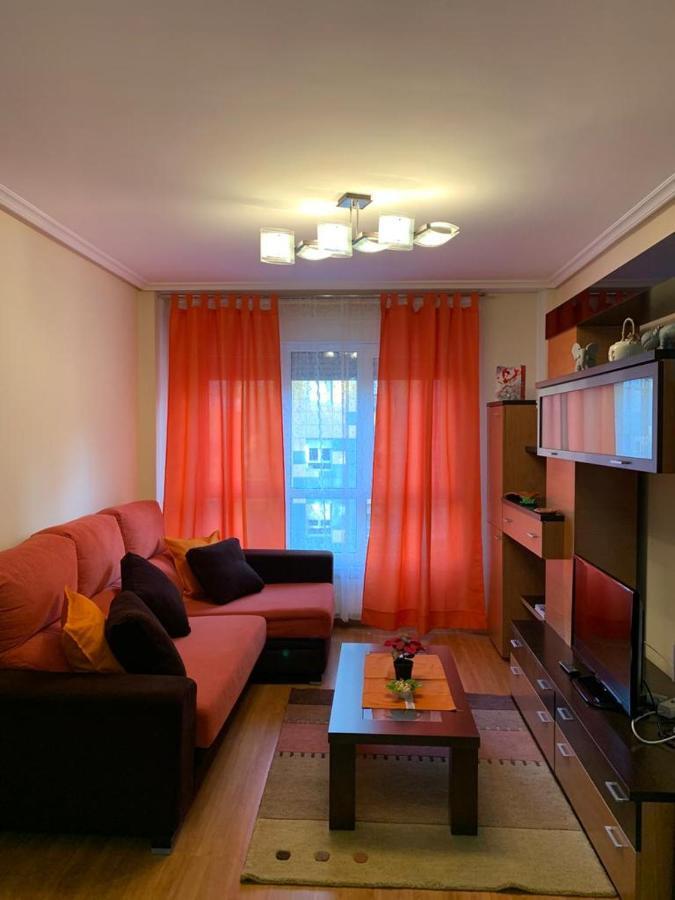 Apartamento Mota-2 Huca-Los Prados; Parking Y Wifi Gratis Oviedo Eksteriør bilde
